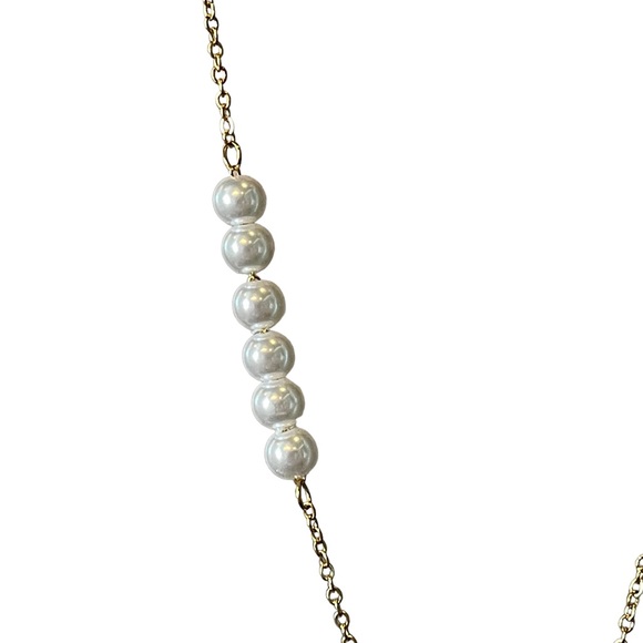 Mother of Pearl Butterfly Necklace - Picture 7 of 9